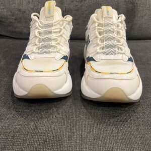 New Balance White and Navy Sneakers vision racer